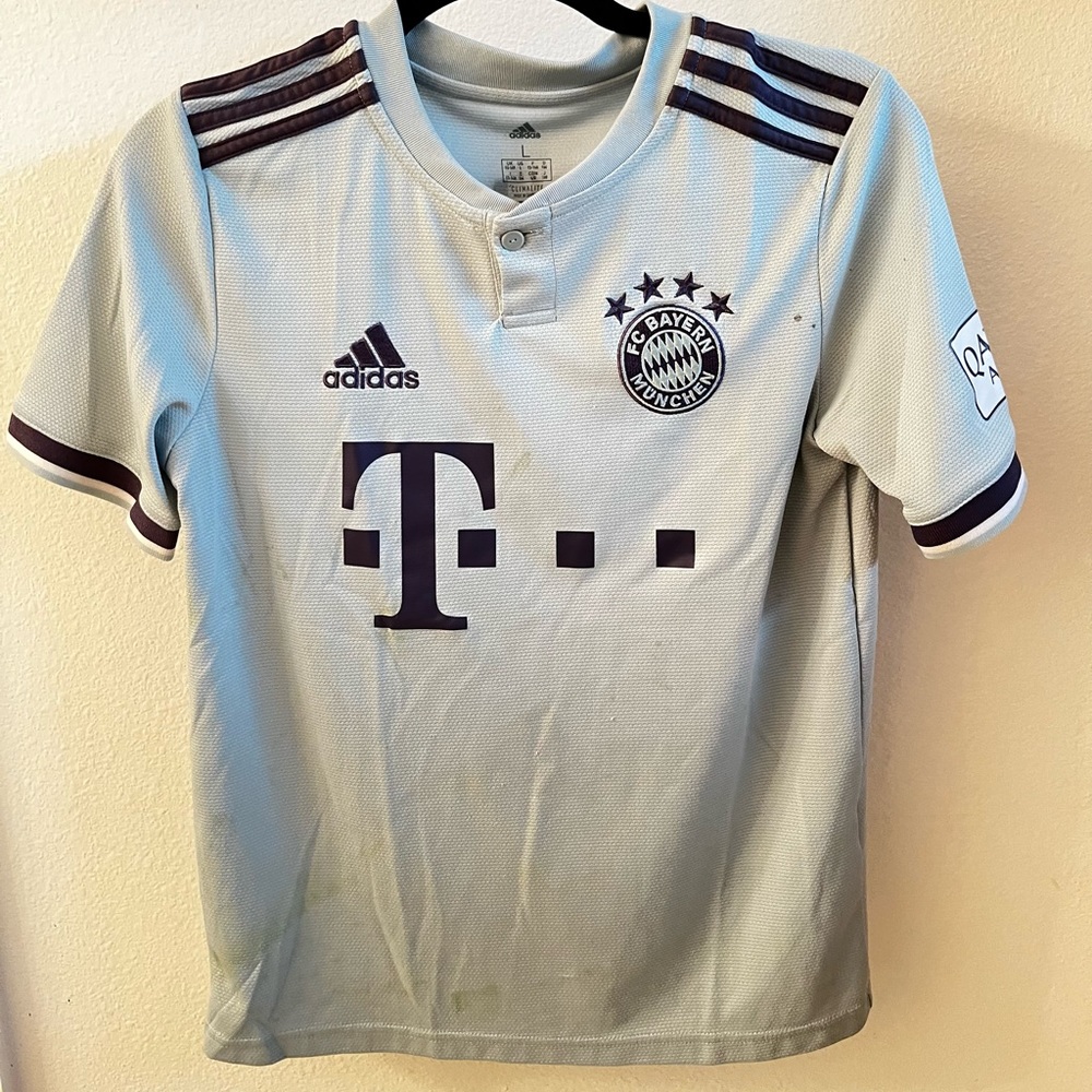 FC Bayern 2018-19 Away Kit Youth